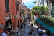 ITALY, Lombardy, Lake Como, BELLAGIO, narrow street, ITL2192JPL
