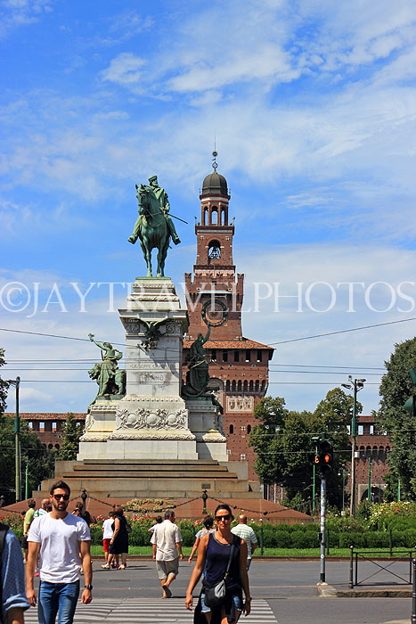 ITALY, Lombardy, MILAN, Largo Cairoli, Garibaldi monument and Sforza Castle, ITL2077JPL