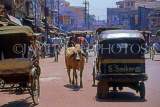 India, DELHI, street scene with cow, IND603JPL