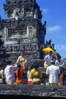 Indonesia, BALI, Denpasar, worshippers  at a temple, BAL746JPL
