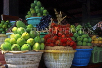 Indonesia, BALI, Denpasar Market, fruit baskets, Mangoes and Rambutan (middle), BAL85JPL