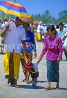 Indonesia, BALI, Kuta Beach, couple and child during Melasti Festival, BAL671JPL