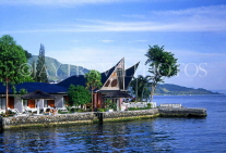 Indonesia, SUMATRA, Lake Toba, Tuk Tuk peninsula and Samosir resort island, IND131JPL