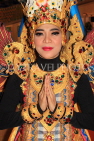 Indonesia, SUMATRA, cultural dancer in colourful costume, INDS1299JPL
