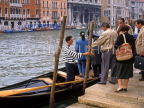Italy, VENICE, people boarding a Traghetto (gondola ferry),  ITL1703JPL