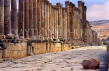 JORDAN, Jaresh, ancient Roman site, columns of the main street, JOR82JPL