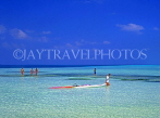 MALDIVE ISLANDS, seascape, holidaymakers in shallow waters, MAL675JPL