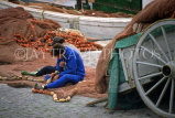 MALLORCA, Palma, harbourfront, fisherman mending nets, MAL1229JPL