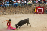 PERU, Ollantaytambo, Festival of the Cross (Choquekillka), bullfighting preformance, PER46JPL