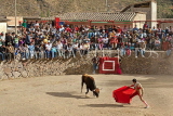 PERU, Ollantaytambo, Festival of the Cross (Choquekillka), bullfighting preformance, PER49JPL