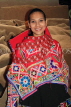 PERU, Peruvian woman in traditional dress, PER121JPL