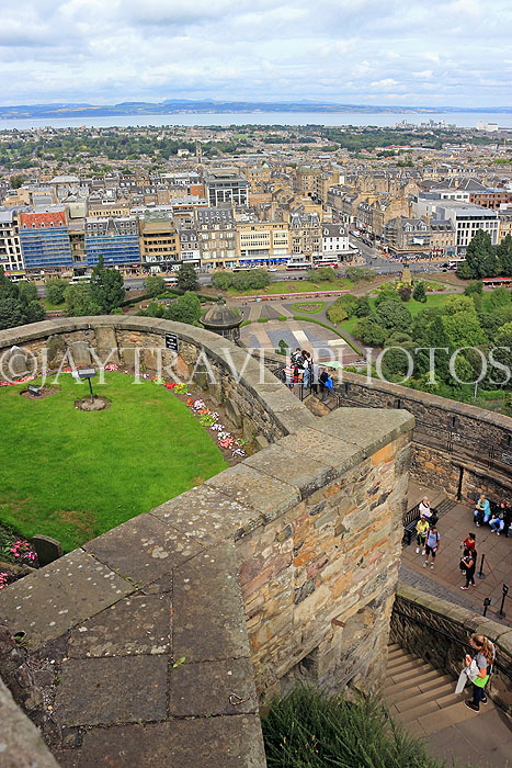 SCOTLAND, Edinburgh, Edinburgh Castle, Dog Cemetery and city view, SCO1133JPL