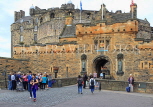 SCOTLAND, Edinburgh, Edinburgh Castle, visitors, SCO1157JPL