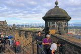 SCOTLAND, Edinburgh, Edinburgh Castle, visitors walking along bastion, SCO1172JPL