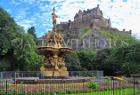 SCOTLAND, Edinburgh, Princes Street Gardens, Ross Fountain, and Edinburgh Castle, SCO938JPL