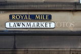 SCOTLAND, Edinburgh, Royal Mile (Lawnmarket) street sign, SCO982PL