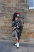 SCOTLAND, Edinburgh, The Royal Mile, Bagpipes player, SCO1024JPL