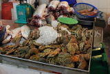 SINGAPORE, Chinatown Complex Wet Market, seafood, crayfish, SIN852JPL