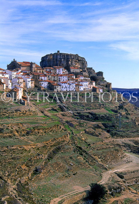 SPAIN, Valencia Prov, ARES DEL MAESTRA, village on terraced mountainside, SPN1119JPL