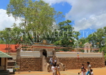 SRI LANKA, Anuradhapura, Jaya Sri Maha Bodhi (sacred Bo tree site), SLK5497JPL