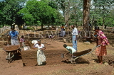 SRI LANKA, Anuradhapura, workers at an excavation site, SLK1855JPL