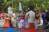 SRI LANKA, Colombo, Gangaramaya temple, wedding ceremony and dancers, SLK5339JPL