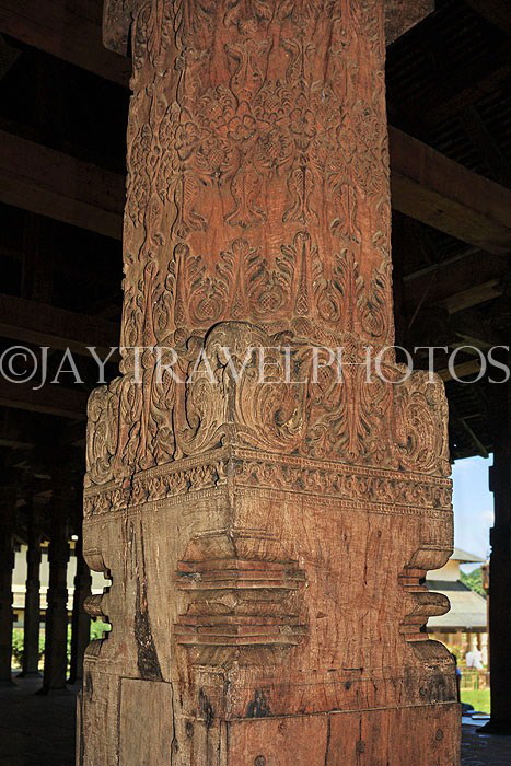 SRI LANKA, Kandy, Temple of the Tooth (Dalada Maligawa), Audience Hall, pillar carvings, SLK3055JPL