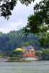 SRI LANKA, Kandy, Temple of the Tooth (Dalada Maligawa), and Kandy Lake, SLK3343JPL