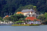 SRI LANKA, Kandy, Temple of the Tooth (Dalada Maligawa), and Kandy Lake, SLK3383JPL