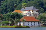 SRI LANKA, Kandy, Temple of the Tooth (Dalada Maligawa), and Kandy Lake, SLK3384JPL