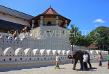SRI LANKA, Kandy, Temple of the Tooth (Dalada Maligawa), and elephant, SLK2899JPL