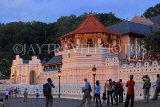 SRI LANKA, Kandy, Temple of the Tooth (Dalada Maligawa), and visitors, dusk, SLK3388JPL