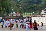 SRI LANKA, Kandy, Temple of the Tooth (Dalada Maligawa), crowds of visitors, SLK3428JPL