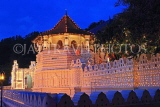 SRI LANKA, Kandy, Temple of the Tooth (Dalada Maligawa), illuminated at night, SLK3451JPL