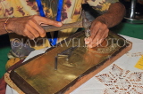 SRI LANKA, Kandy, crafts, metal, brass worker, SLK5105JPL