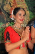 SRI LANKA, Kandy, cultural show, performer in traditional Kandyan dress, greeting, SLK5098JPL