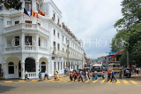 SRI LANKA, Kandy, town centre, traffic, and people crossing the road, SLK3842JPL