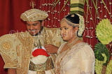 SRI LANKA, Kandy, traditional Kandyan Wedding, married couple, SLK4064JPL