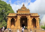 SRI LANKA, Kelaniya Temple (near Colombo), main temple and image house, SLK5184JPL