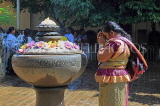 SRI LANKA, Kelaniya Temple (near Colombo), worshipper at temple site, SLK5198JPL