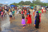 SRI LANKA, Negombo, Negombo Beach Park, Sunday evening crowds, SLK6249JPL