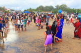 SRI LANKA, Negombo, Negombo Beach Park, Sunday evening crowds, SLK6251JPL