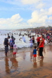 SRI LANKA, Negombo, Negombo Beach Park, Sunday evening crowds enjoying the sea, SLK6252JPL