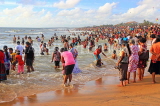 SRI LANKA, Negombo, Negombo Beach Park, Sunday evening crowds enjoying the sea, SLK6257JPL
