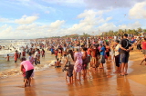 SRI LANKA, Negombo, Negombo Beach Park, Sunday evening crowds enjoying the sea, SLK6262JPL