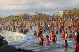 SRI LANKA, Negombo, Negombo Beach Park, Sunday evening crowds enjoying the sea, SLK6283JPL