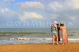 SRI LANKA, Negombo, beach, sea and tourists, SLK6226JPL
