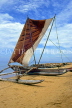 SRI LANKA, Negombo, catamaran (traditional fishing boat) on beach, SLK1679JPL