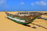 SRI LANKA, Negombo, catamaran (traditional fishing boat) on beach, SLK6001JPL