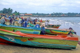SRI LANKA, Negombo, fishing village, fishing boats just come in, SLK1733JPL